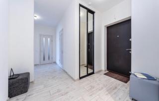 Comfort 3 room Apartment Livoberezhna 10 min to Center Tumaniana 3 - 5