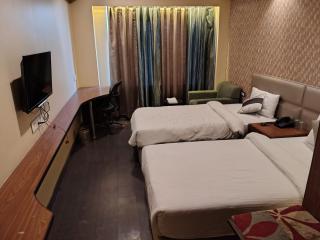 Hotel Le Port - 1