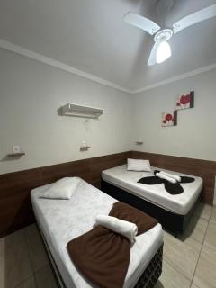 Pousada Quarto completo ar,wi fi e garagem gratuita - 9