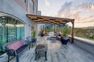 Sea-View Terrace Maisonette, steps from Paceville by 360 Estates - 0