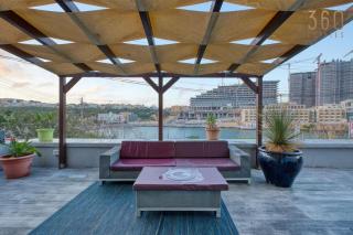 Sea-View Terrace Maisonette, steps from Paceville by 360 Estates - 7