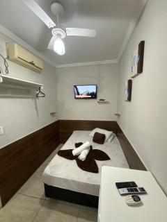 Pousada Quarto família ar, frigobar,wi fi - 0