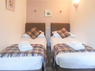 Woodpecker Cottage - 9