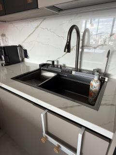 Modern 2-Bedroom Apartment in La Carolina - 1