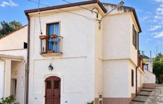 1 Bedroom Beautiful Apartment In Tropea - 5