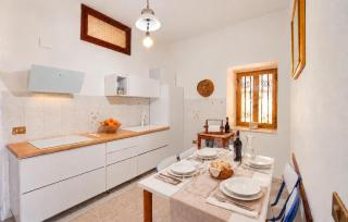 1 Bedroom Beautiful Apartment In Tropea - 4