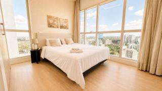 2BDR Luxurious Getaway at Tallest Building - 7