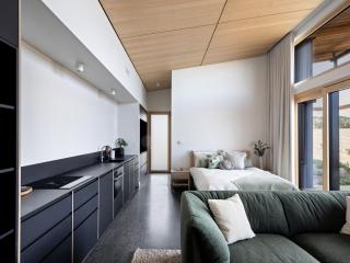 Studio on Forktree – Modern Coastal Retreat - 8
