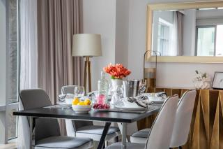 Frank Porter - The Residences 5 - 1
