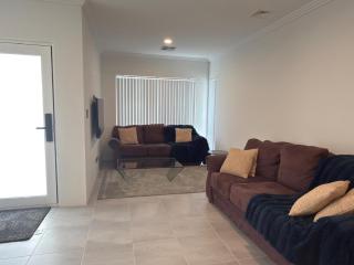 Piara Waters 4BDR Family Stay - 0
