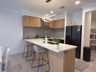 Piara Waters 4BDR Family Stay - 8