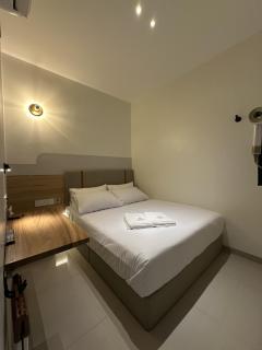 LM Motel - 6