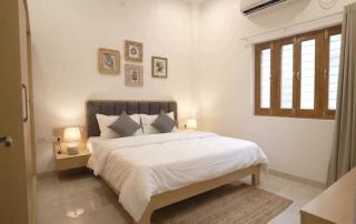 Cityside Comfort Homestay I Near Lake Pichola & Ambrai Ghat - 9