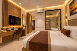 Hotel Curio Royal Crest - 9