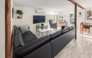 Stunning Home In Thyholm With Wifi - 1