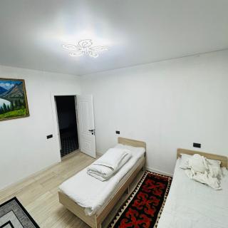 Happy Hostel in Kochkor - 1