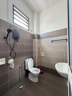 Modern Cozy 4BR The Teduhan,Netflix,Cinema Sound - 2