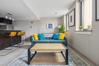 2BR Executive Downtown Apartment by ENVITAE - 3
