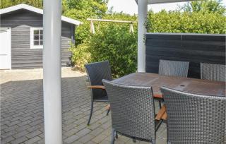 2 Bedroom Beach Front Home In Tarm - 7