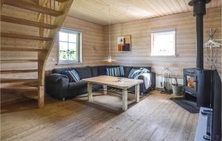 2 Bedroom Beach Front Home In Tarm - 4
