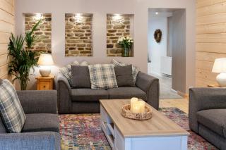 Ash Cottage, free 90-min private pool session - 0