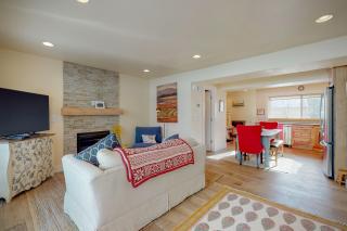 Lovely condo with fireplace WiFi washer & dryer - great location - 6