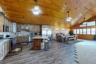 Lakefront Lodge Private Dock & Boat Lift Kayaks Bar & Game Room Firepit - 6