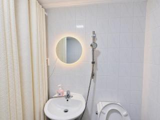 Special Deal # 4 Min Walk to Seongsu Station # Free Luggage Storage # Steps from Yeonmujang-gil - Seoel - 6