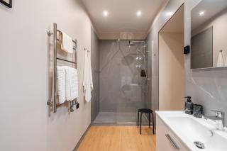 Architectural Nordic Retreat in Riga Center - Sleeps 4 - 5