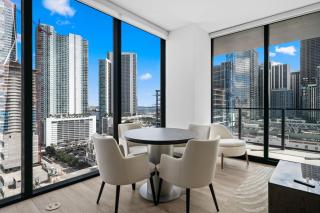 E11EVEN Executive Floor Adjoining Apartments with Bay Views - 4
