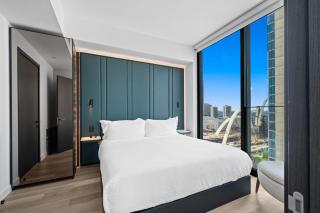 E11EVEN Executive Floor Adjoining Apartments with Bay Views - 2