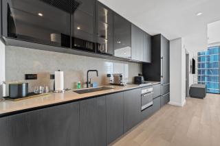 E11EVEN Executive Floor Adjoining Apartments with Bay Views - 1