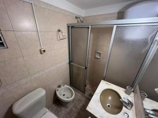 Apartamento entero para 4 Personas a 10 Cuadras del Estadio Centenario - 2