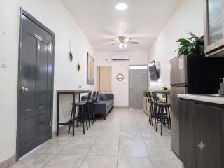 10 MIN FROM BEACH! 4 Queen Beds - 5