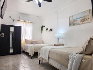 10 MIN FROM BEACH! 4 Queen Beds - 1