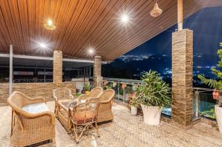 Hill-Nestled Entire Luxury Villa & Private Theatre - 6