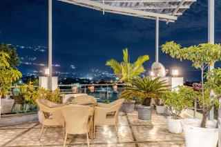 Hill-Nestled Entire Luxury Villa & Private Theatre - 4