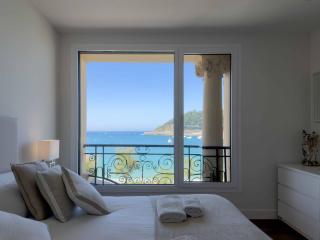 The Rentals Collection - Sea Window - 9