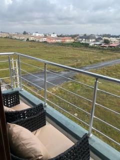 Luxury 3BR Apartment, 10 Min to the Beach - 7