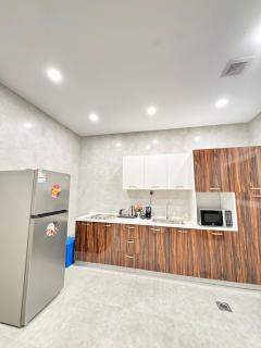 Spacious Downtown Apartment - 2