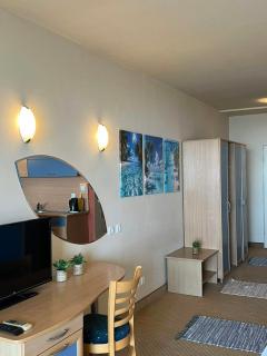 Sea View Premium Apartment by Stay365 - 4
