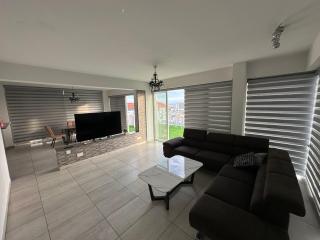 Sky villa penthouse with private outdoor hottub - 4