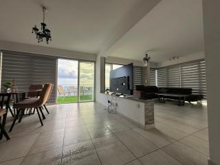 Sky villa penthouse with private outdoor hottub - 3