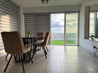 Sky villa penthouse with private outdoor hottub - 2