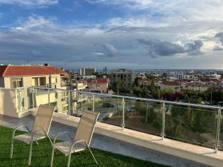 Sky villa penthouse with private outdoor hottub - 0