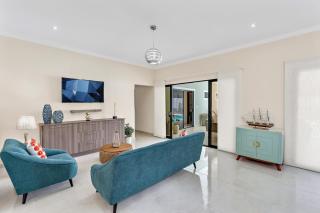 Private Villa with Pool, Foosball & Putting Green - 7