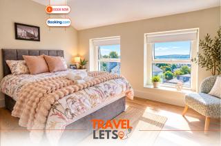 3 Bedroom Foyle View House By Travel Lets Short Term Rental Agency Derry City - 0