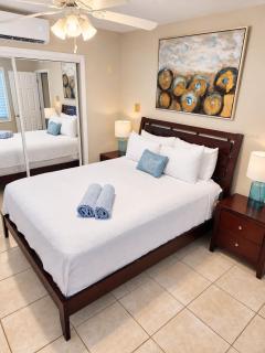 Fabulous one bedroom in West Bay - 1