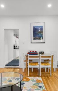Newly Reborn 4B Space to Breathe Proximity to all Montreals attractions - 7