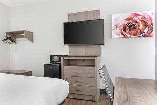 SureStay Hotel by Best Western Findlay - 3